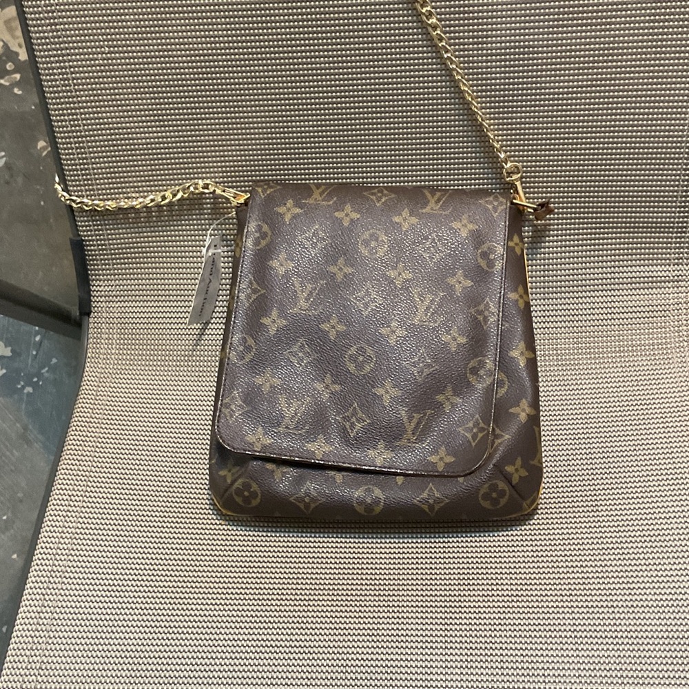 Louis Vuitton Monogram Canvas Crossbody CA0998 - Picture 16 of 16